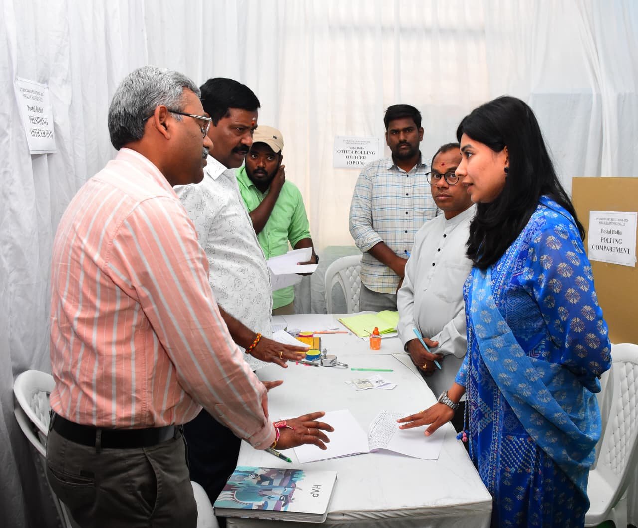 పోస్టల్ బ్యాలెట్ వినియోగించుకోవాలి  ఇంచార్జి కలెక్టర్, జిల్లా ఎన్నికల అధికారి గరిమ అగ్రవాల్